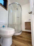 Modulare Kabine – 8 x 3 m, großzügiger, voll ausgestatteter Wohnbereich – Bild 3